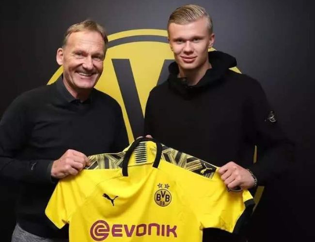 拜仁官方：阿芳和伊藤洋辉参加部分合练，穆西亚拉单独训练